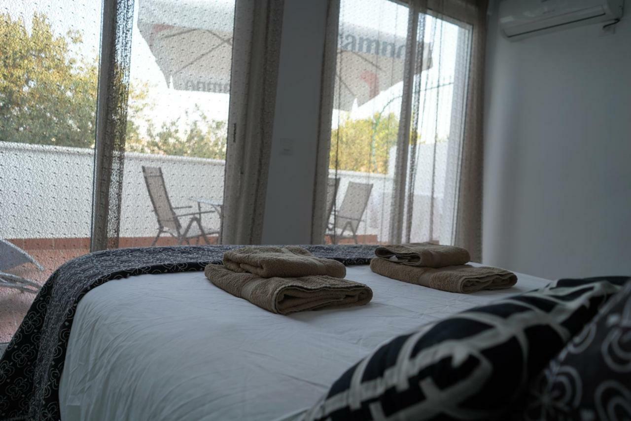 Atico Con Terraza En Alameda De Hercules Севілья Екстер'єр фото